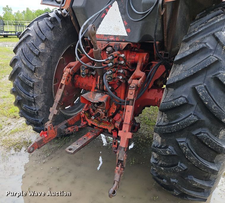 image for item DR8616 1976 International Harvester  1086 tractor