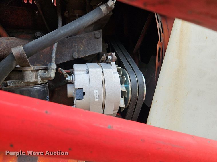 image for item DR8616 1976 International Harvester  1086 tractor