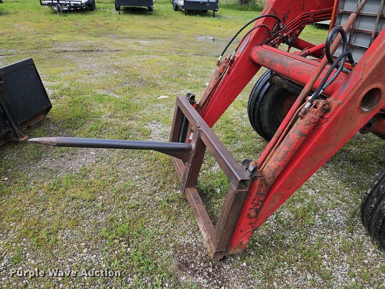 image for item DR8616 1976 International Harvester  1086 tractor