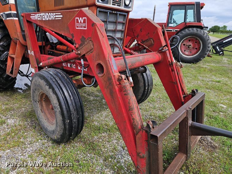 image for item DR8616 1976 International Harvester  1086 tractor