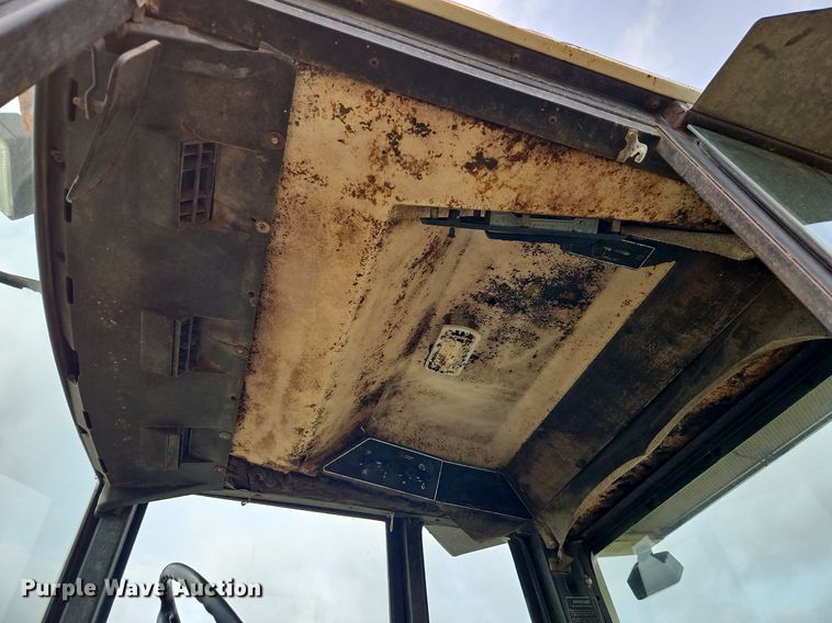 image for item DR8616 1976 International Harvester  1086 tractor