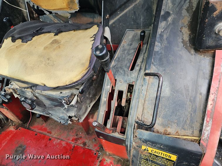 image for item DR8616 1976 International Harvester  1086 tractor