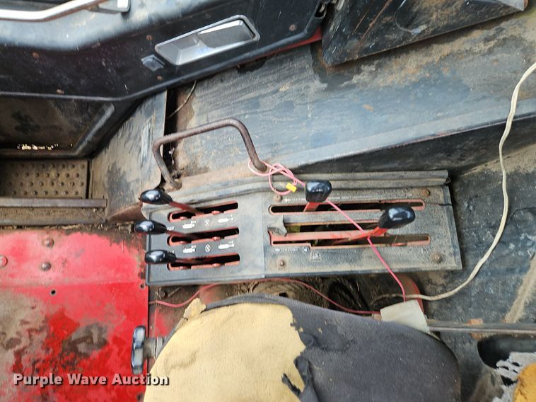 image for item DR8616 1976 International Harvester  1086 tractor