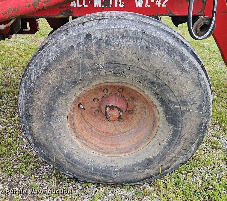 image for item DR8616 1976 International Harvester  1086 tractor