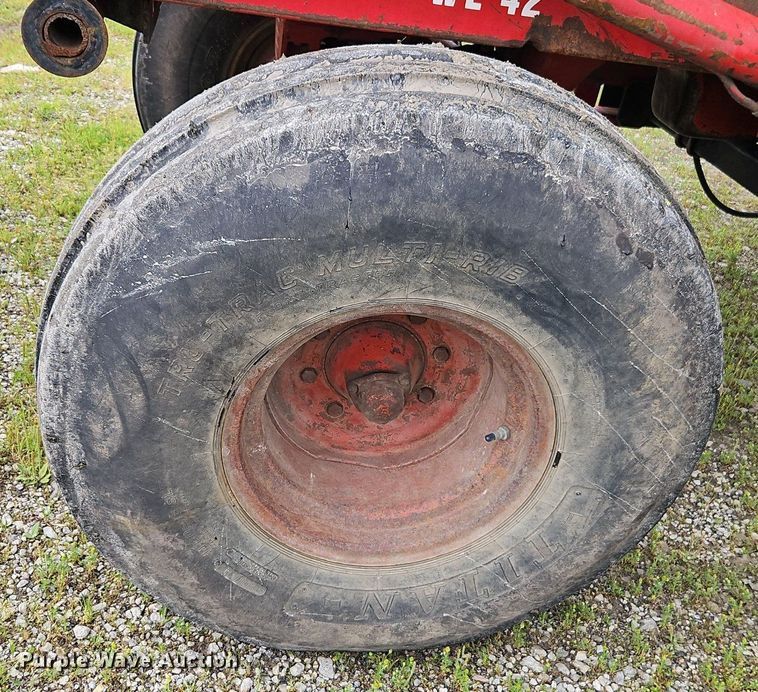 image for item DR8616 1976 International Harvester  1086 tractor