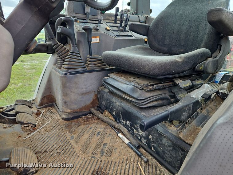 image for item DR8617 1992 White 6105 C tractor