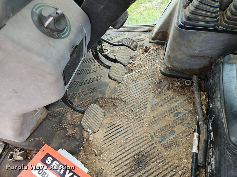 image for item DR8617 1992 White 6105 C tractor