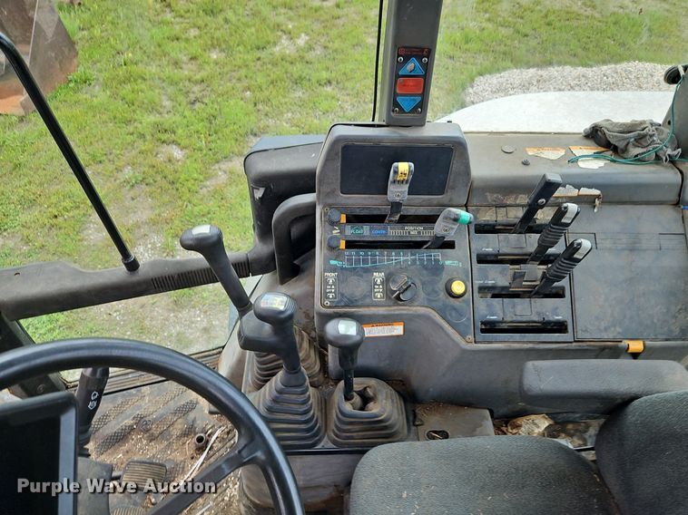 image for item DR8617 1992 White 6105 C tractor