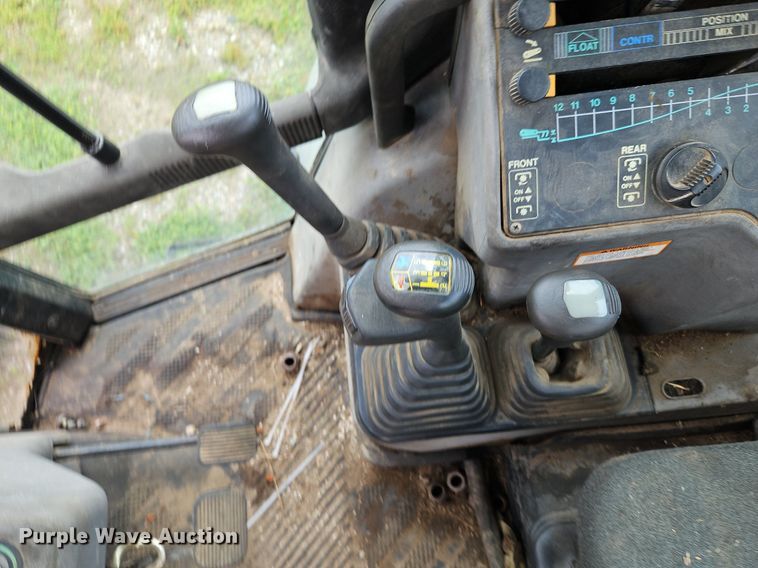 image for item DR8617 1992 White 6105 C tractor