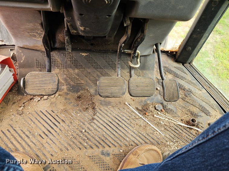 image for item DR8617 1992 White 6105 C tractor