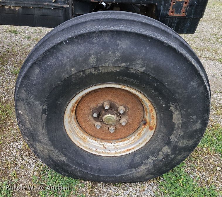 image for item DR8617 1992 White 6105 C tractor