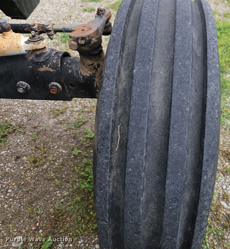 image for item DR8617 1992 White 6105 C tractor