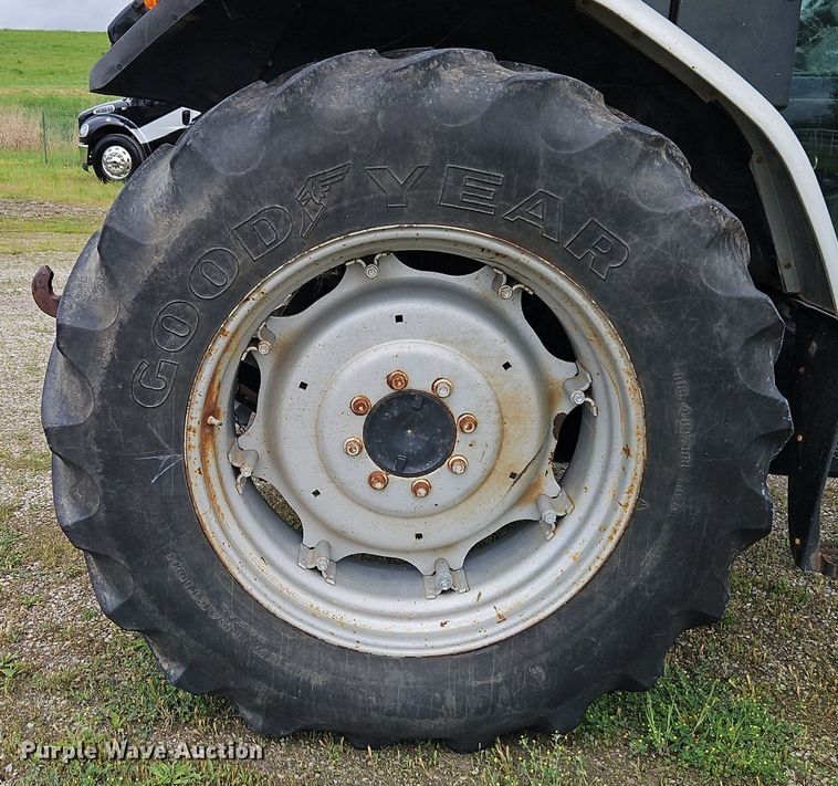 image for item DR8617 1992 White 6105 C tractor