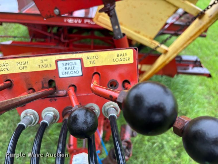 image for item DS2494 New Holland  1034 Stackliner  bale stacker