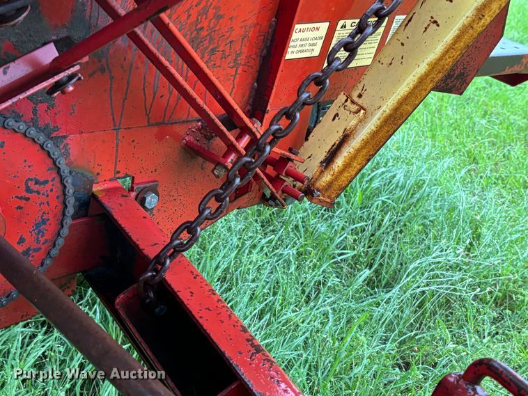 image for item DS2494 New Holland  1034 Stackliner  bale stacker