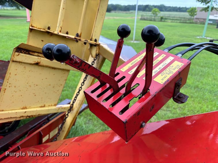 image for item DS2494 New Holland  1034 Stackliner  bale stacker