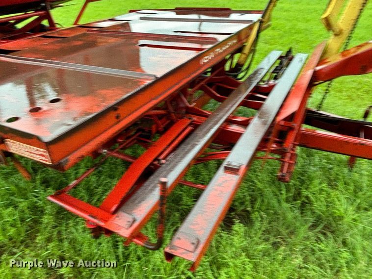 image for item DS2494 New Holland  1034 Stackliner  bale stacker
