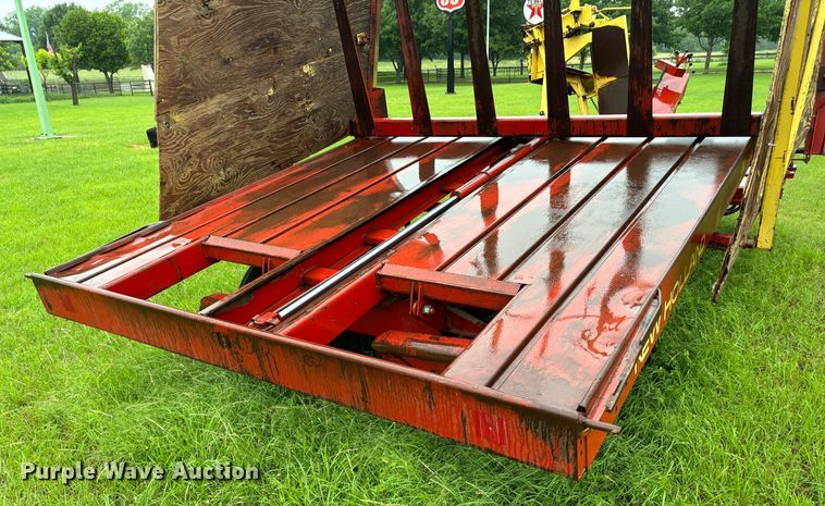 image for item DS2494 New Holland  1034 Stackliner  bale stacker