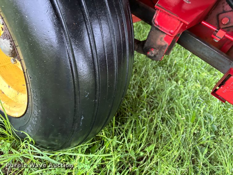 image for item DS2494 New Holland  1034 Stackliner  bale stacker