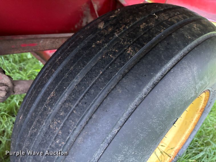 image for item DS2494 New Holland  1034 Stackliner  bale stacker