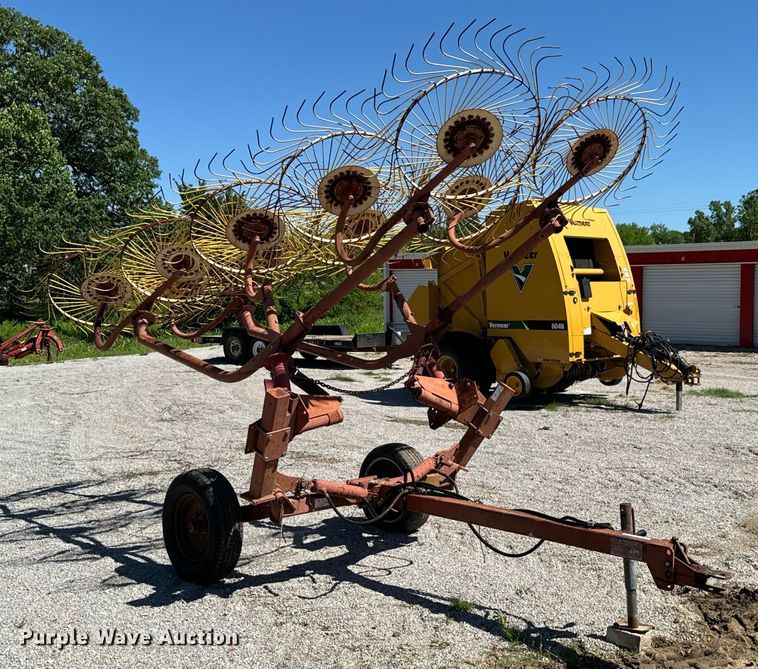 image for item DX0475 Hay rake