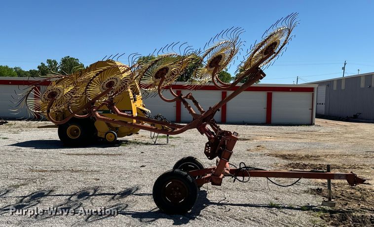 image for item DX0475 Hay rake