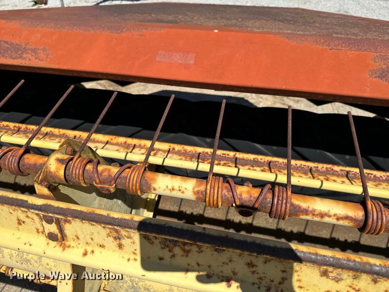 image for item DX0476 New Holland Haybine 489 swather / windrower