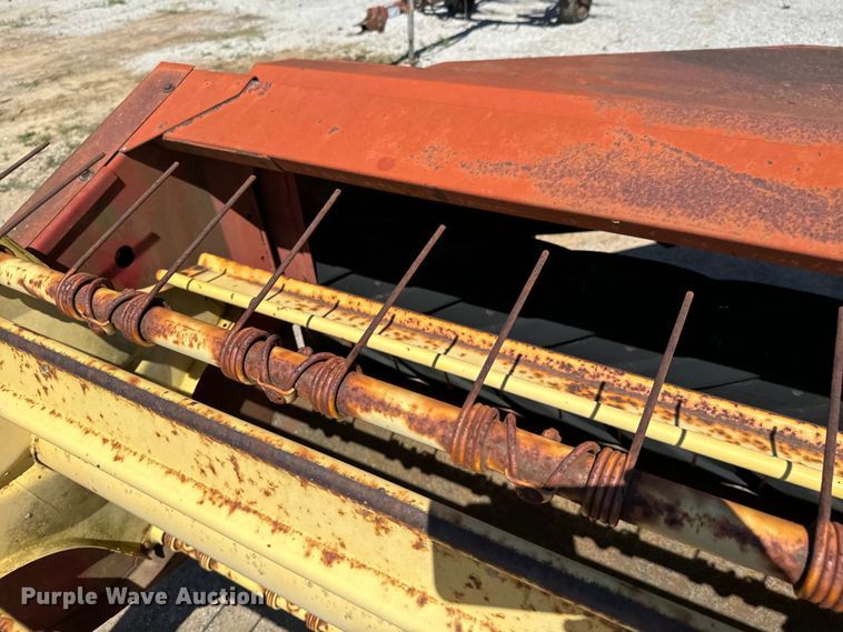 image for item DX0476 New Holland Haybine 489 swather / windrower