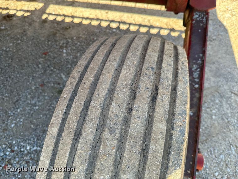 image for item DX0476 New Holland Haybine 489 swather / windrower