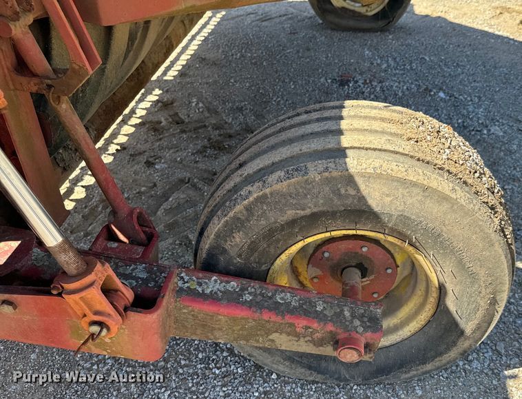 image for item DX0476 New Holland Haybine 489 swather / windrower