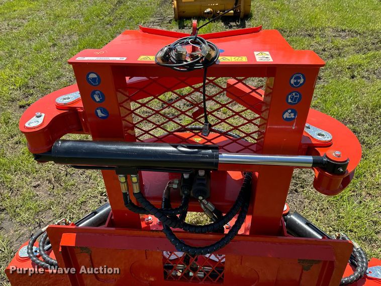 image for item DX0499 AGT skid steer tree shear