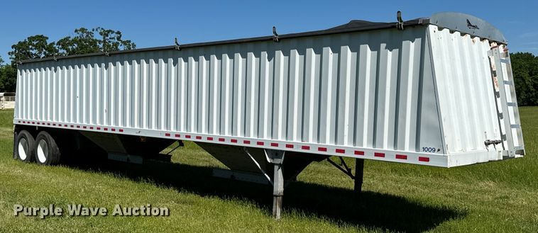 image for item DX0515 2019 JETCO KG-121 grain trailer