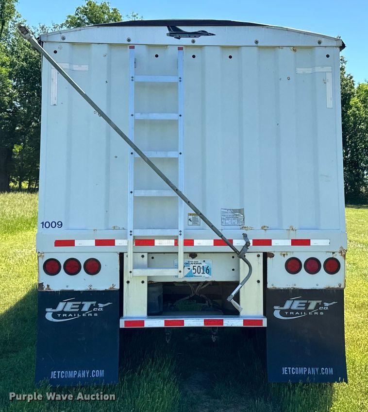 image for item DX0515 2019 JETCO KG-121 grain trailer