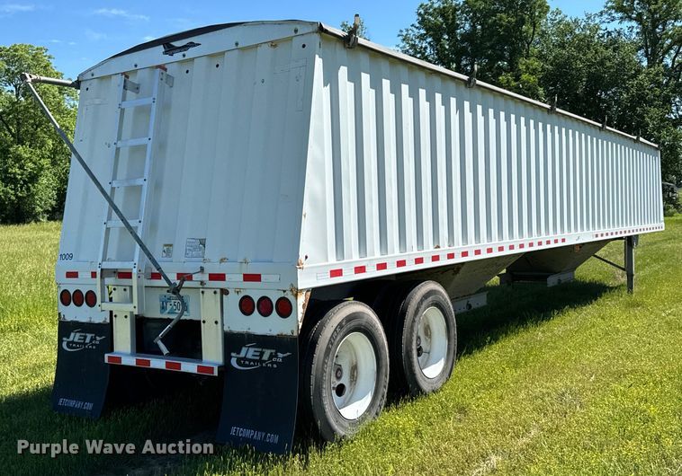 image for item DX0515 2019 JETCO KG-121 grain trailer