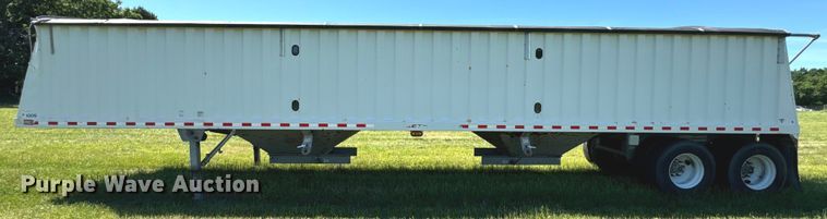 image for item DX0515 2019 JETCO KG-121 grain trailer