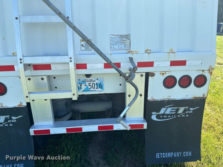 image for item DX0515 2019 JETCO KG-121 grain trailer