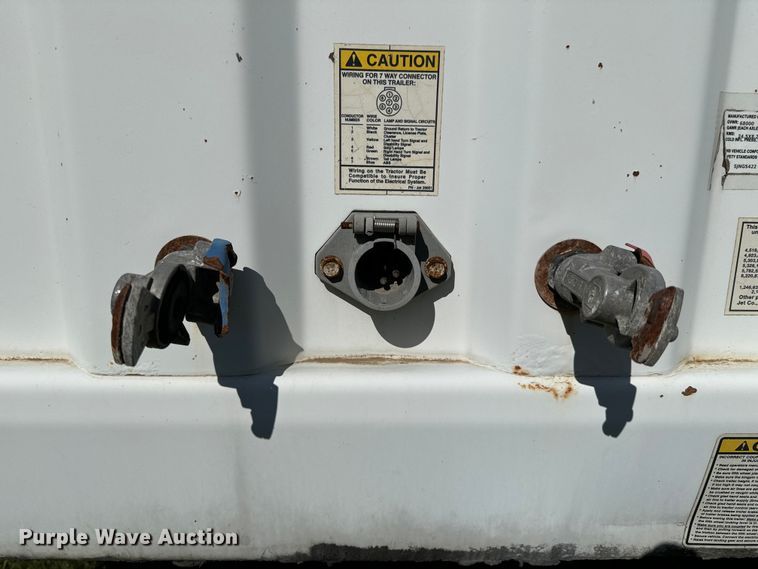 image for item DX0515 2019 JETCO KG-121 grain trailer