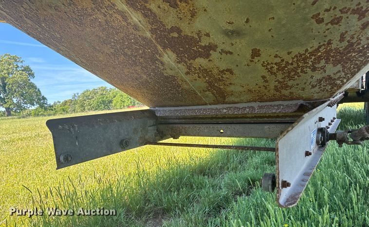 image for item DX0515 2019 JETCO KG-121 grain trailer