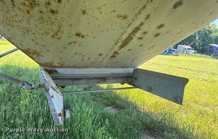 image for item DX0515 2019 JETCO KG-121 grain trailer