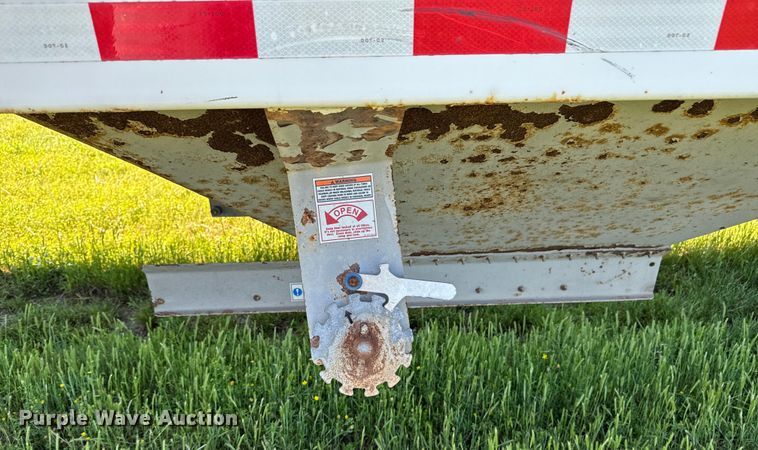 image for item DX0515 2019 JETCO KG-121 grain trailer