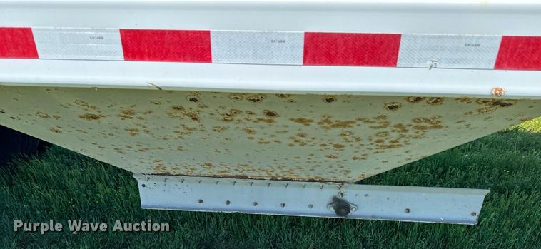image for item DX0515 2019 JETCO KG-121 grain trailer