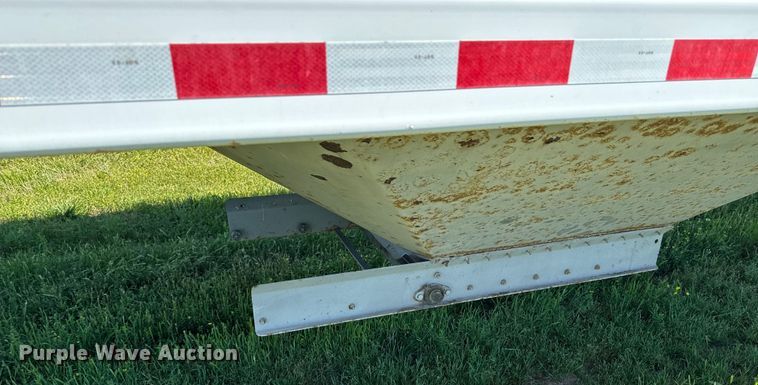 image for item DX0515 2019 JETCO KG-121 grain trailer