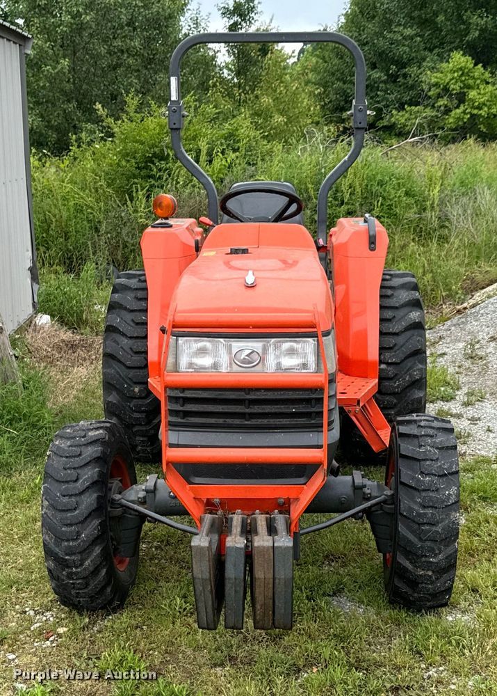 Kubota L3400 MFWD tractor in Grove, OK | Item DX0534 sold | Purple Wave