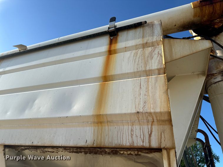 image for item EH6758 1988 WhiteGMC WCA fertilizer delivery truck