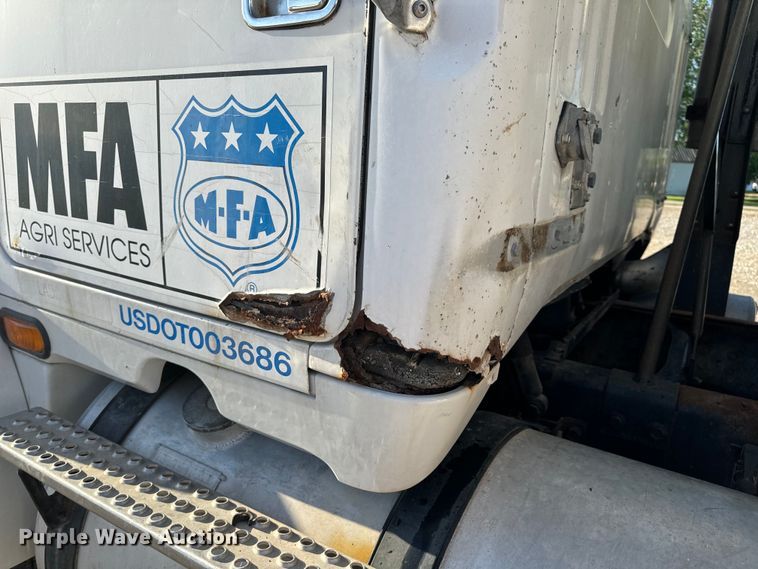 image for item EH6758 1988 WhiteGMC WCA fertilizer delivery truck