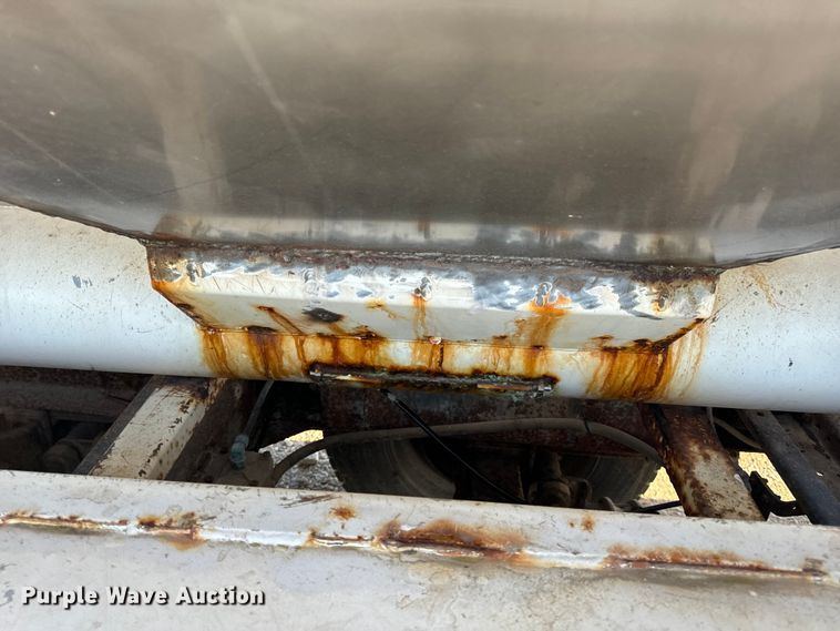 image for item EH6758 1988 WhiteGMC WCA fertilizer delivery truck