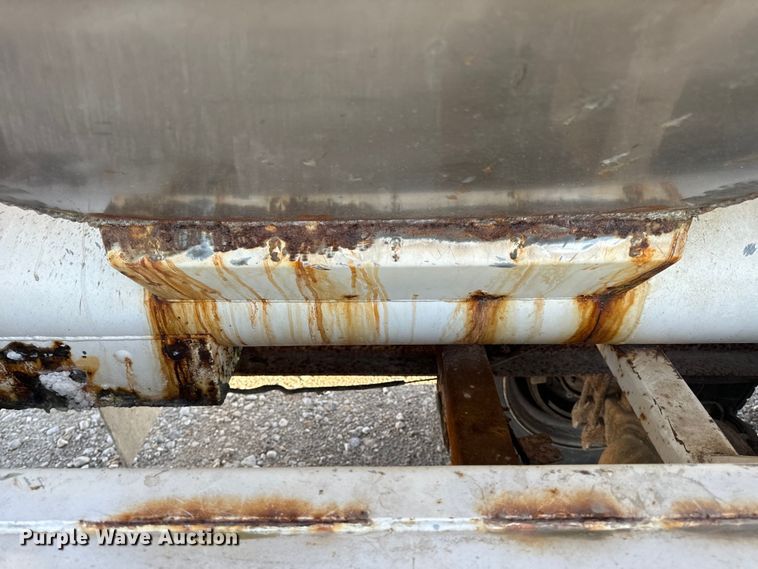 image for item EH6758 1988 WhiteGMC WCA fertilizer delivery truck