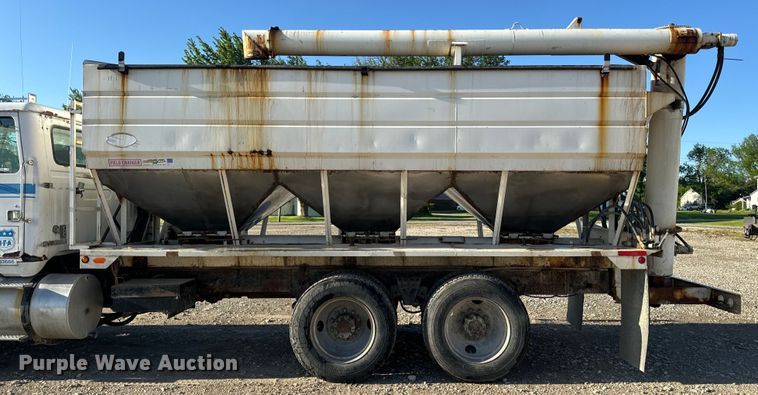 image for item EH6758 1988 WhiteGMC WCA fertilizer delivery truck