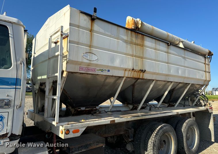 image for item EH6758 1988 WhiteGMC WCA fertilizer delivery truck