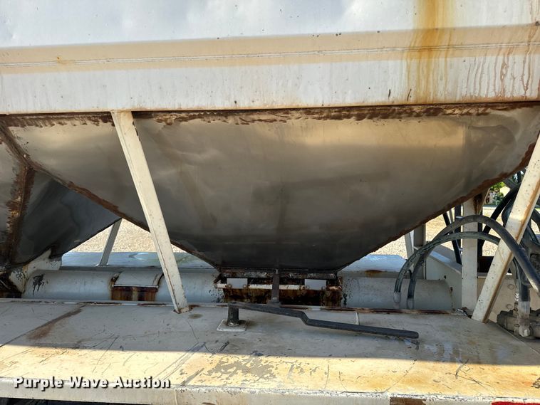 image for item EH6758 1988 WhiteGMC WCA fertilizer delivery truck